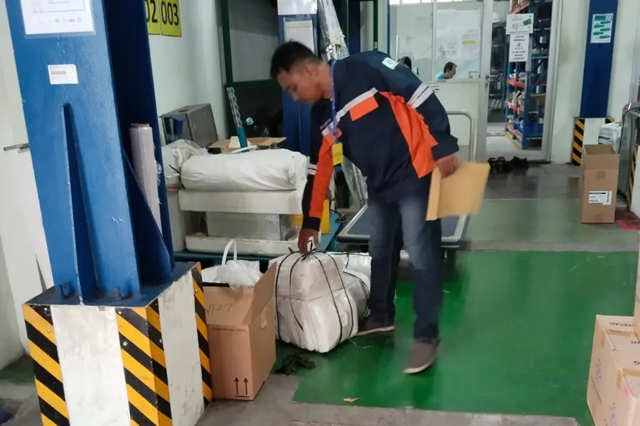 final-check-produk-sebelum-diserahkan-ke-customer